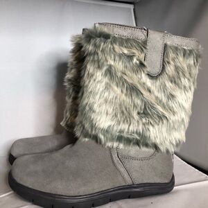 Cozy Gray Faux Fur Winter Boots